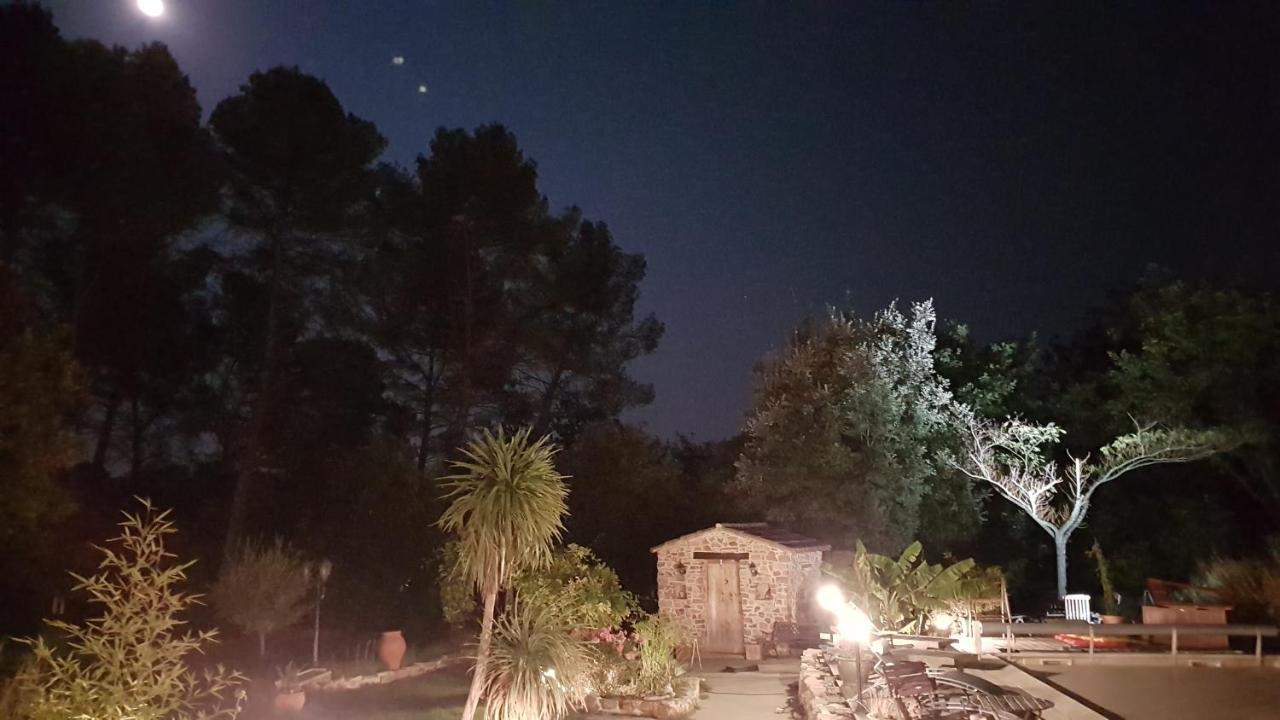 Le Jardin Des Selves Bed and Breakfast Draguignan Exteriör bild
