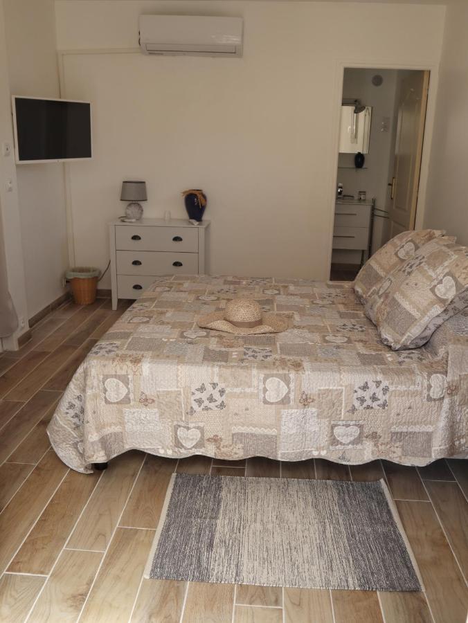 Le Jardin Des Selves Bed and Breakfast Draguignan Exteriör bild